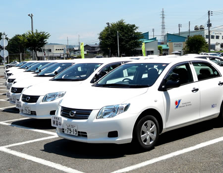 トヨタカローラでマニュアルの合宿免許